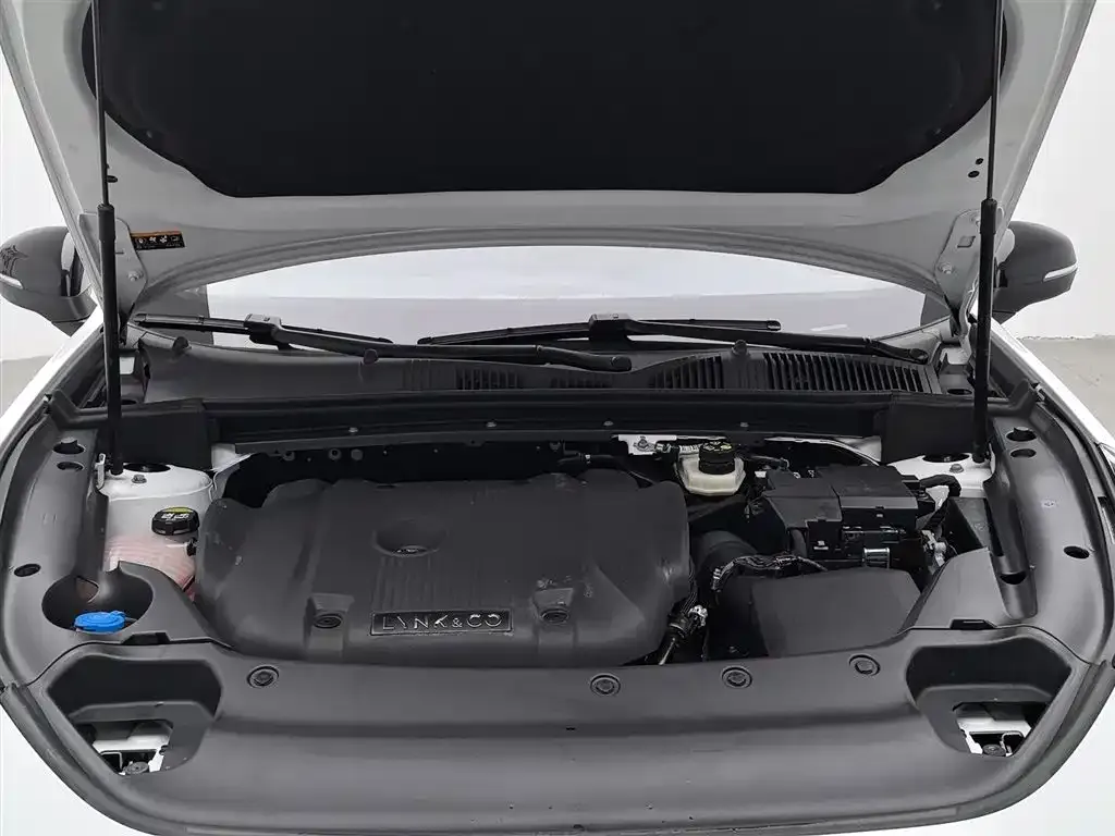 Lynk & Co 02 Hatchback 2023 из CN, фото 5