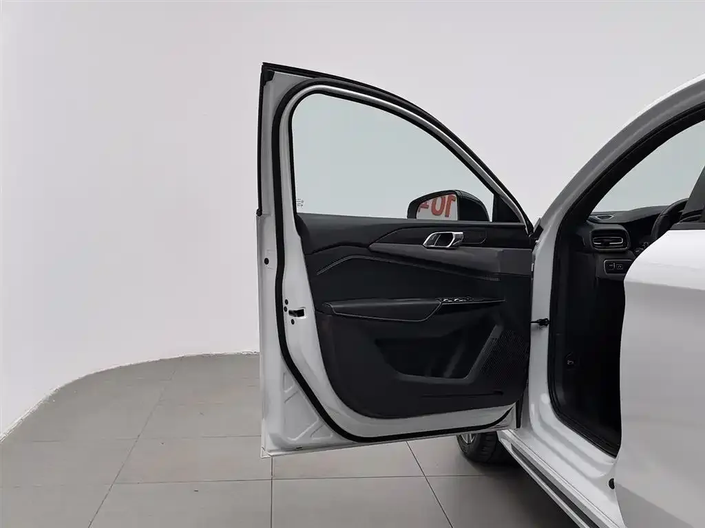 Lynk & Co 02 Hatchback 2023 из CN, фото 8