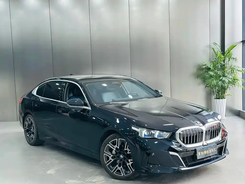 BMW 5 Series — фото 2