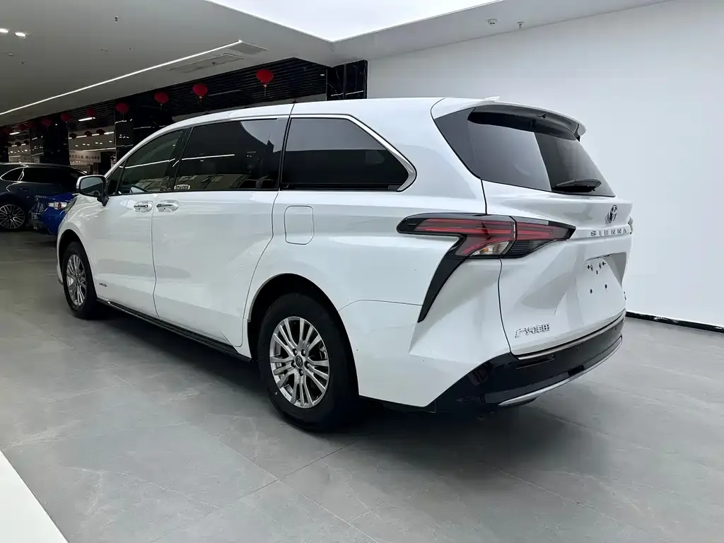 Toyota Sienna 2023 из CN, фото 5