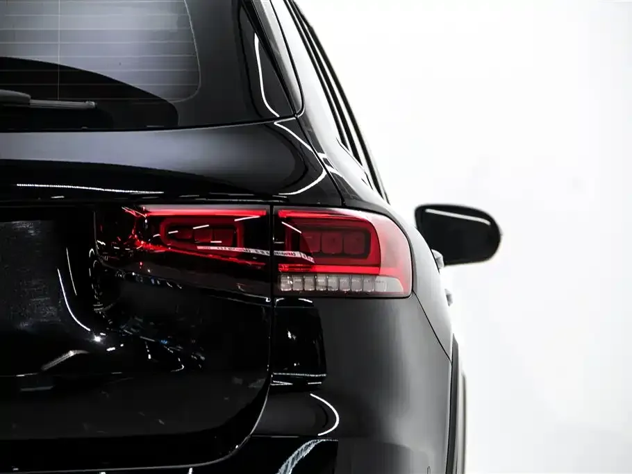 Mercedes-Benz GLB — фото 10