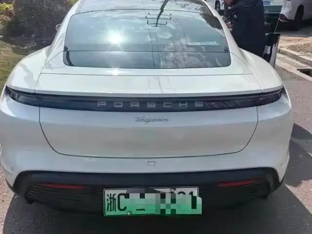 Porsche Taycan 2024 из CN, фото 2