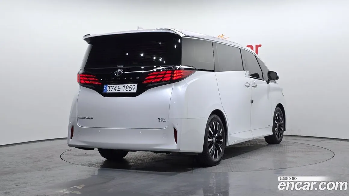 Toyota Alphard — фото 2