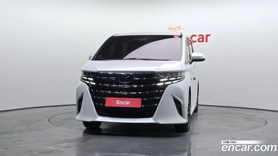 Toyota Alphard — фото 5