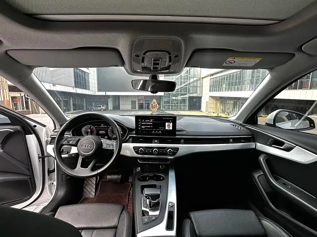 Audi A4L 2021 из CN, фото 9