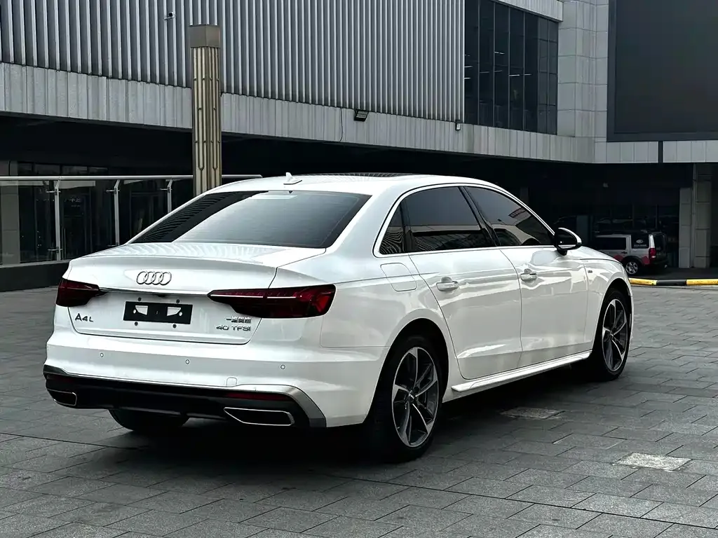 Audi A4L 2021 из CN, фото 5