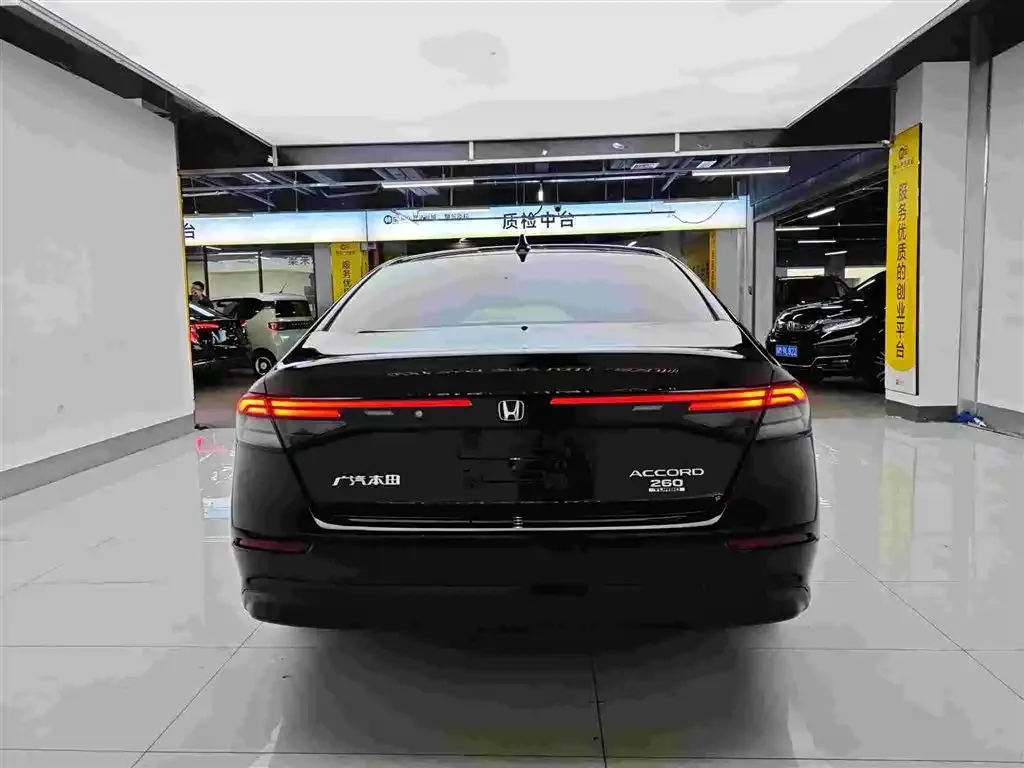 Honda Accord — фото 4
