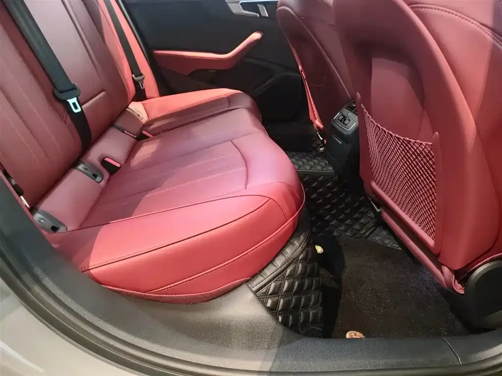 Audi A4L 2025 из CN, фото 9