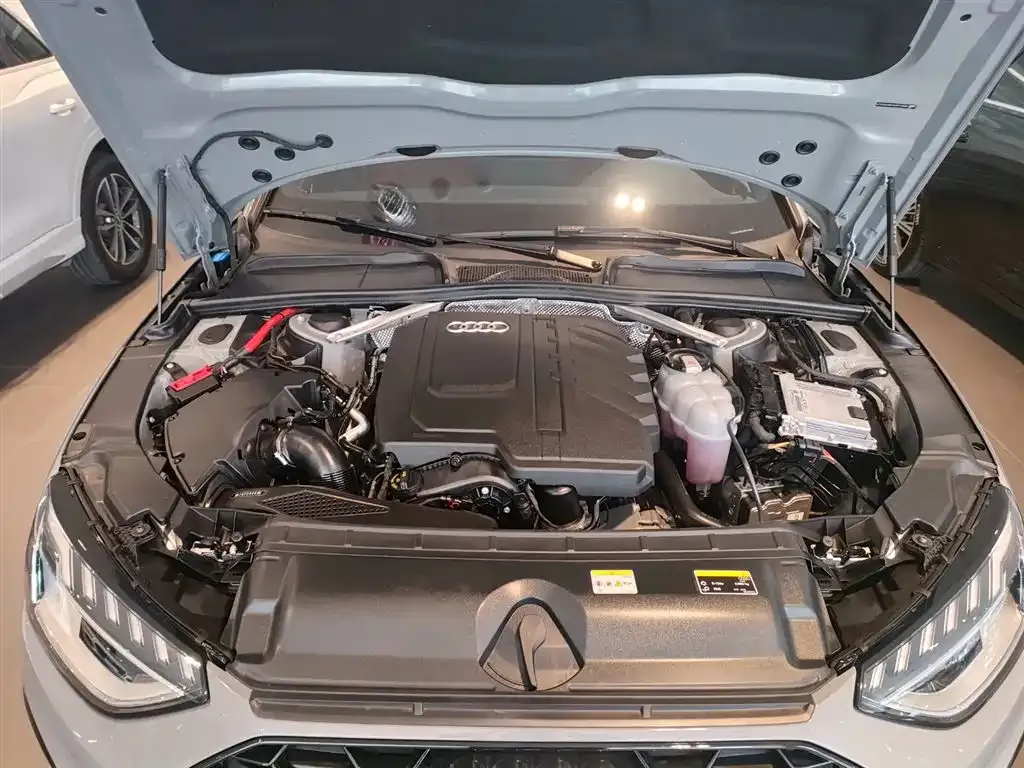 Audi A4L 2025 из CN, фото 8