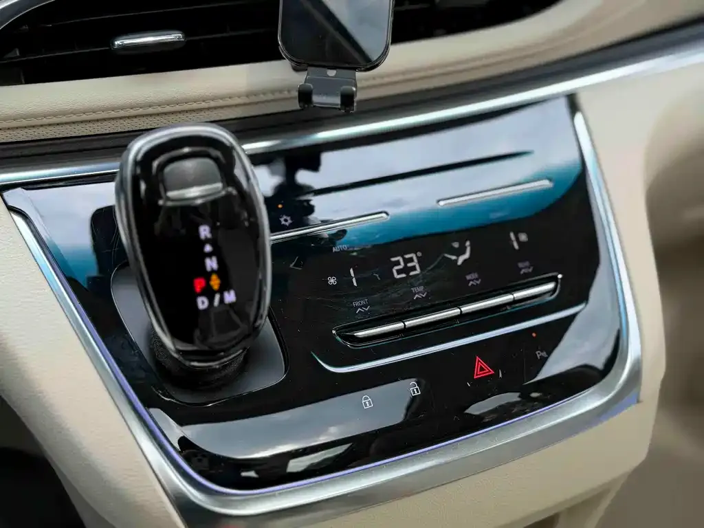 Buick GL8 2024 из CN, фото 10