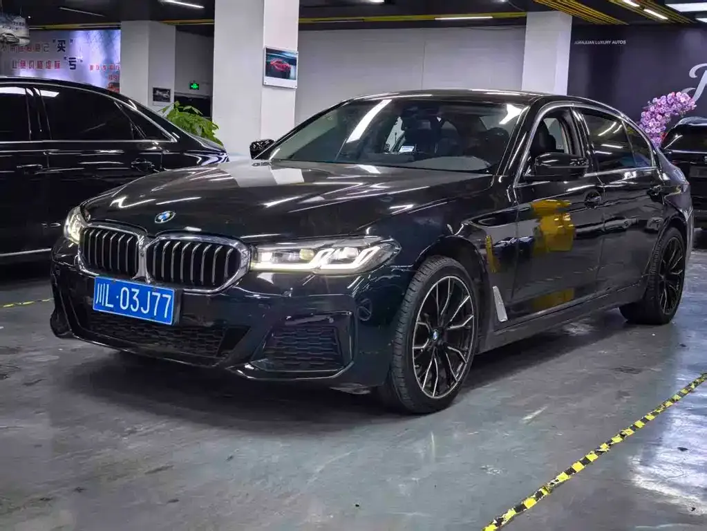 BMW 5 Series — фото 1