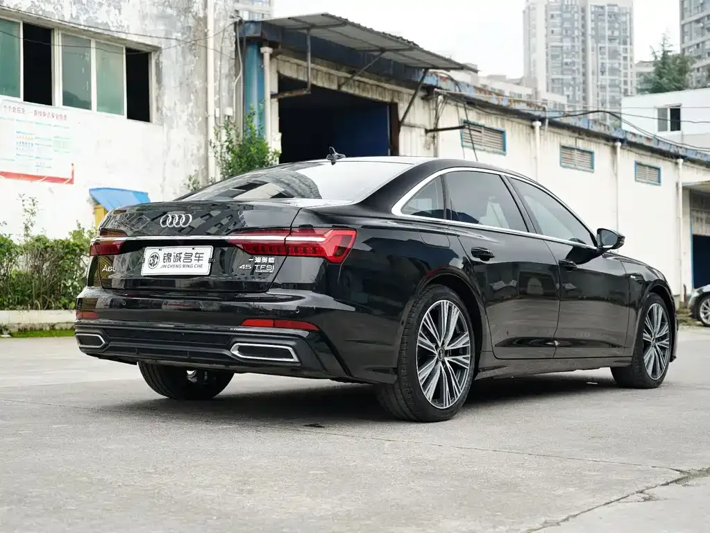 Audi A6L — фото 10