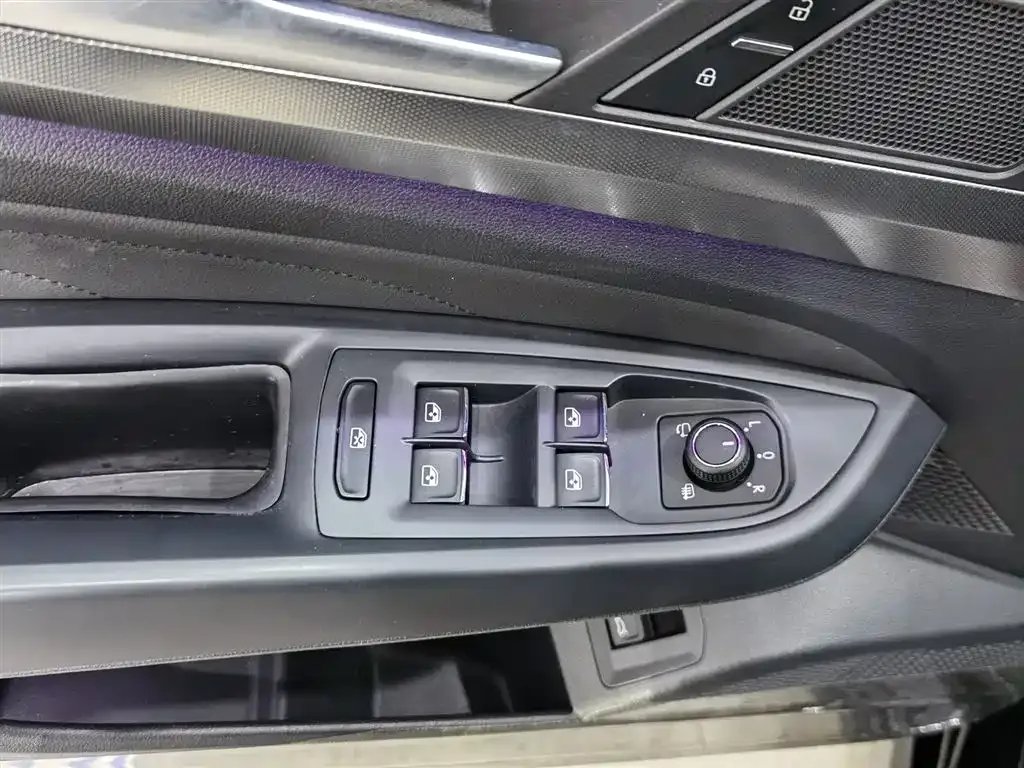 Volkswagen Passat — фото 6