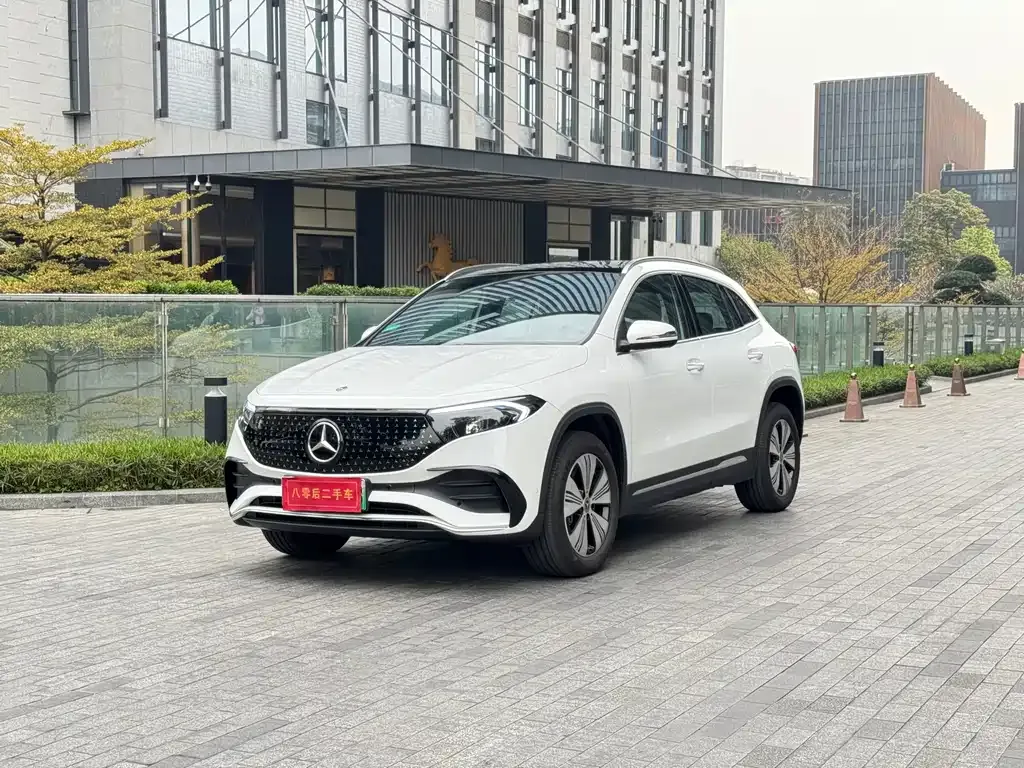 Mercedes-Benz EQA — фото 1