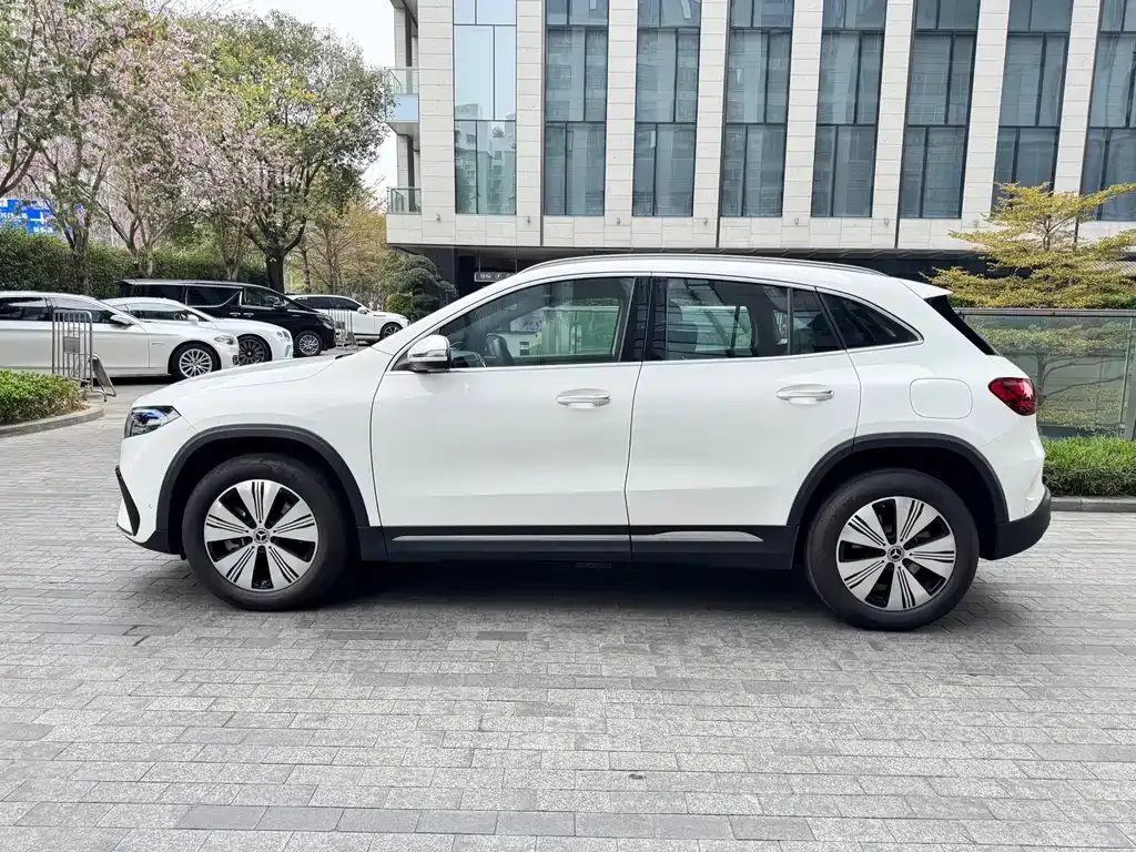 Mercedes-Benz EQA — фото 9