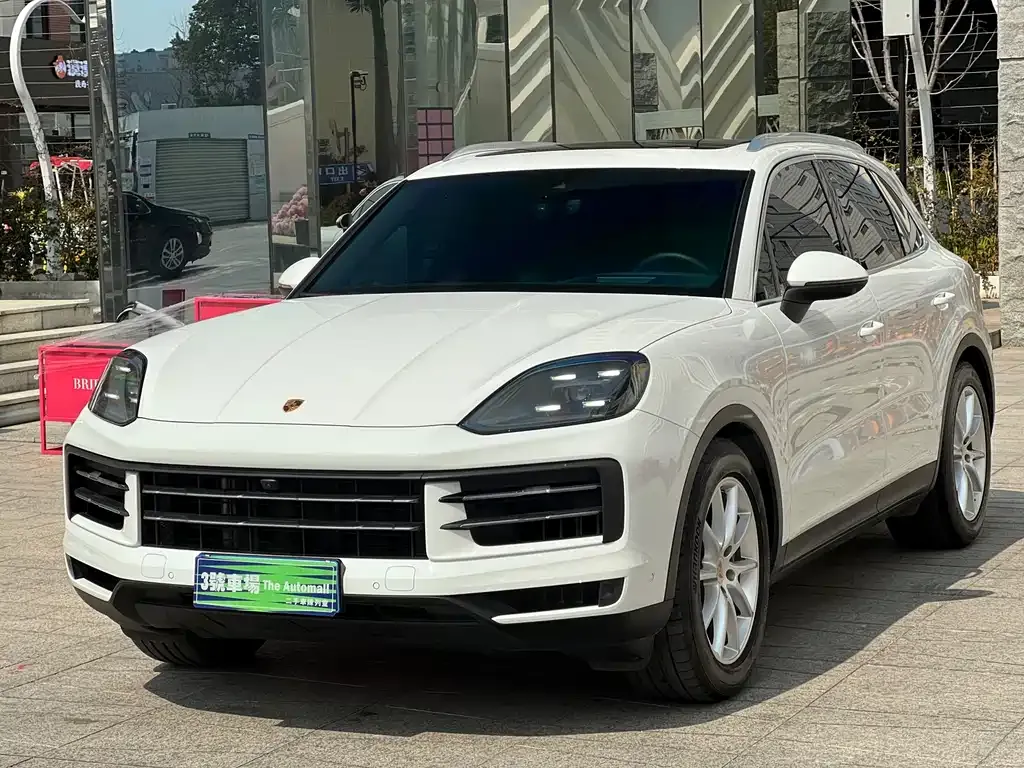 Porsche Cayenne — фото 1