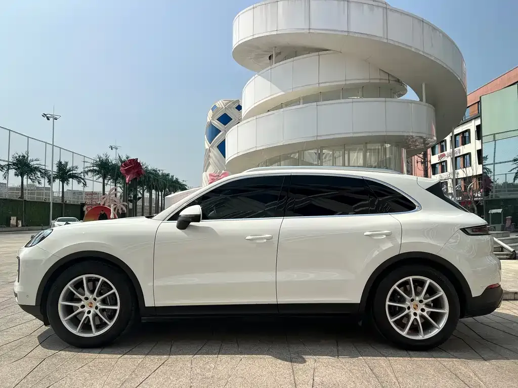Porsche Cayenne — фото 2
