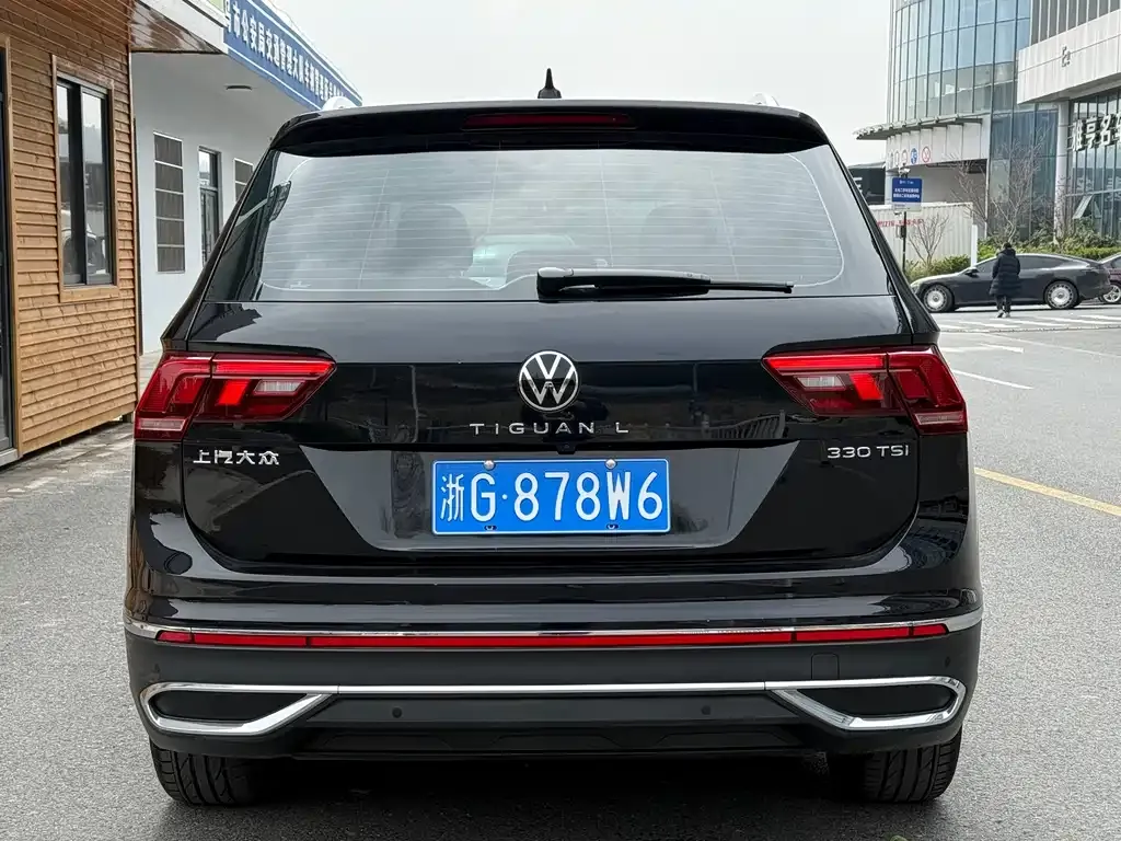 Volkswagen Tiguan L — фото 6