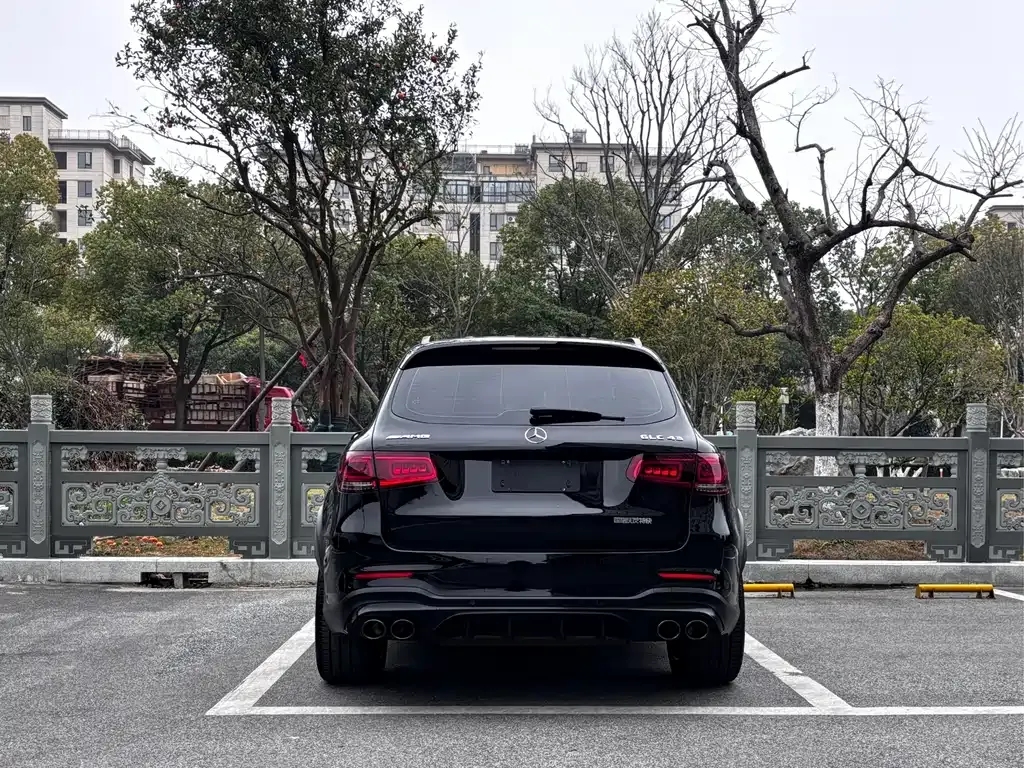 Mercedes-Benz GLC AMG — фото 9