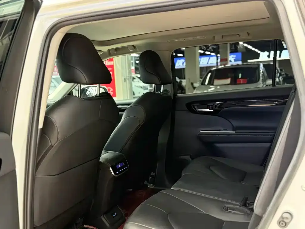 Toyota Highlander 2022 из CN, фото 9