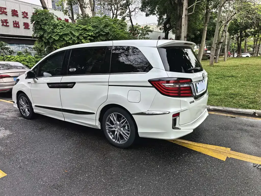 Honda Elysion 2021 из CN, фото 9