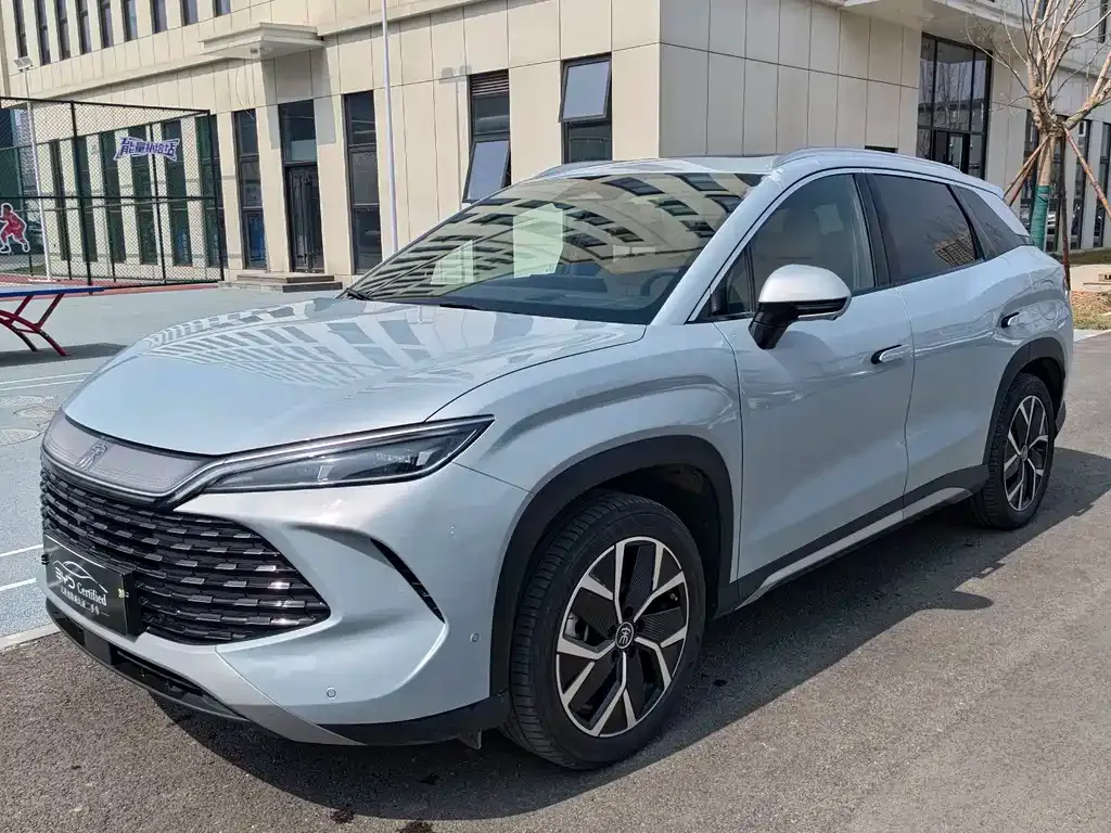 BYD L DM-i — фото 1
