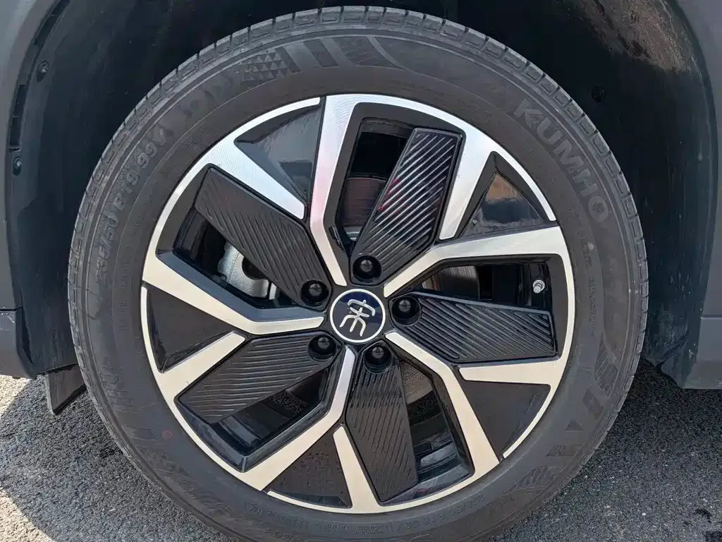BYD L DM-i — фото 6