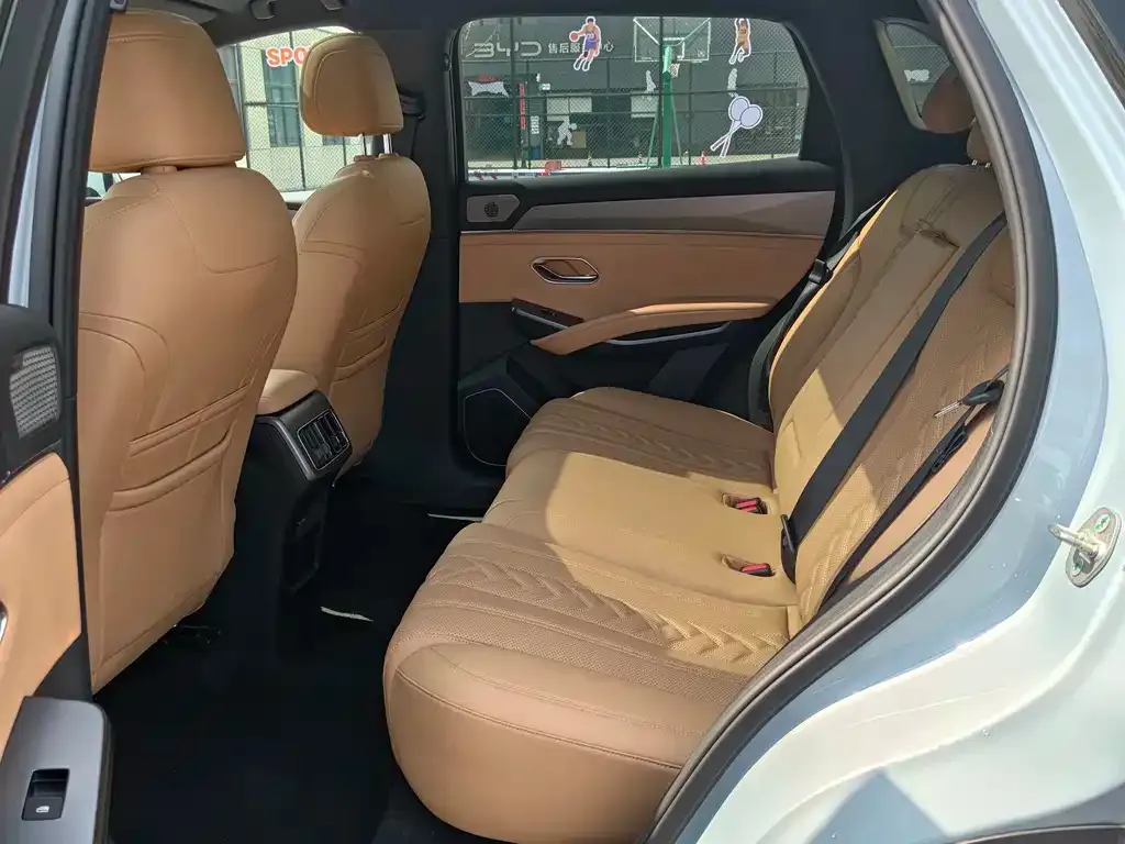 BYD L DM-i — фото 2