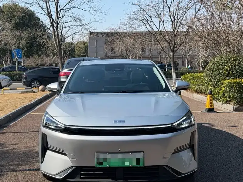 Geely Galaxy L6 — фото 1