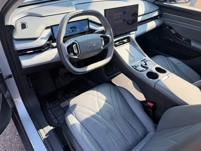 Geely Galaxy L6 — фото 8
