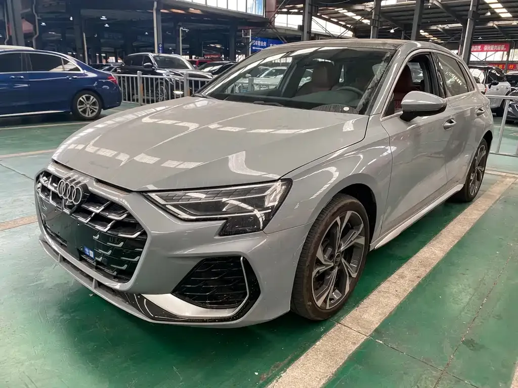 Audi A3 — фото 1