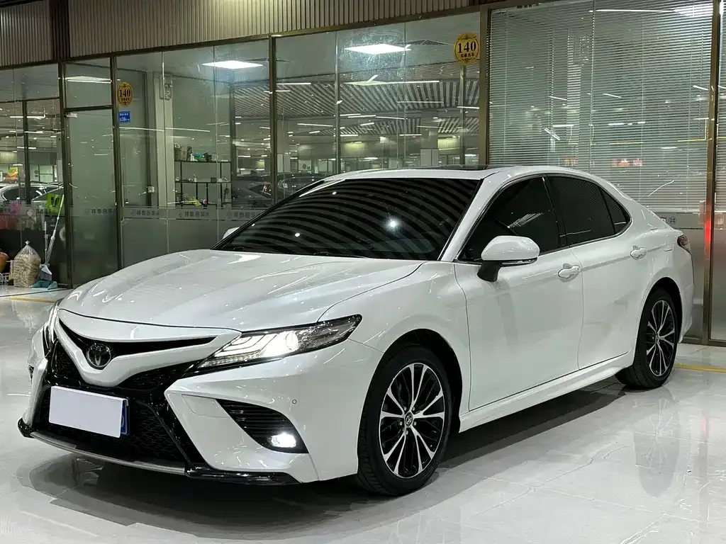 Toyota Camry 2021 из CN, фото 1