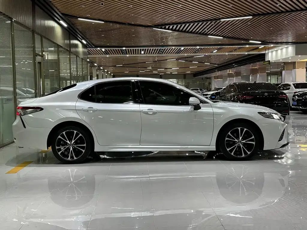 Toyota Camry 2021 из CN, фото 6