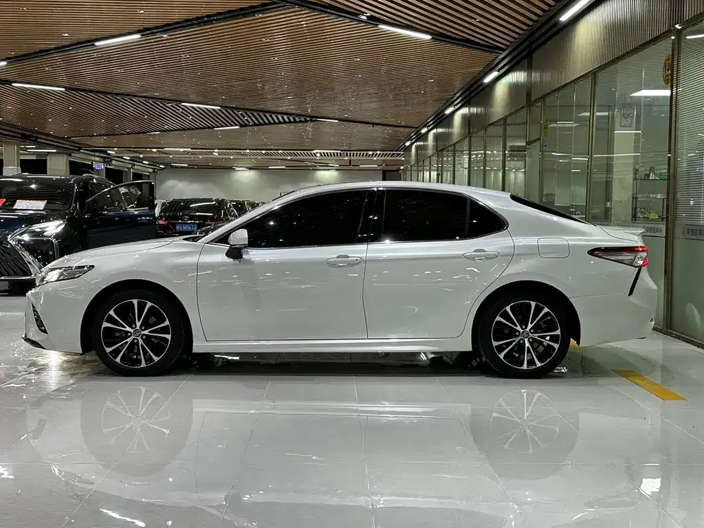 Toyota Camry 2021 из CN, фото 10