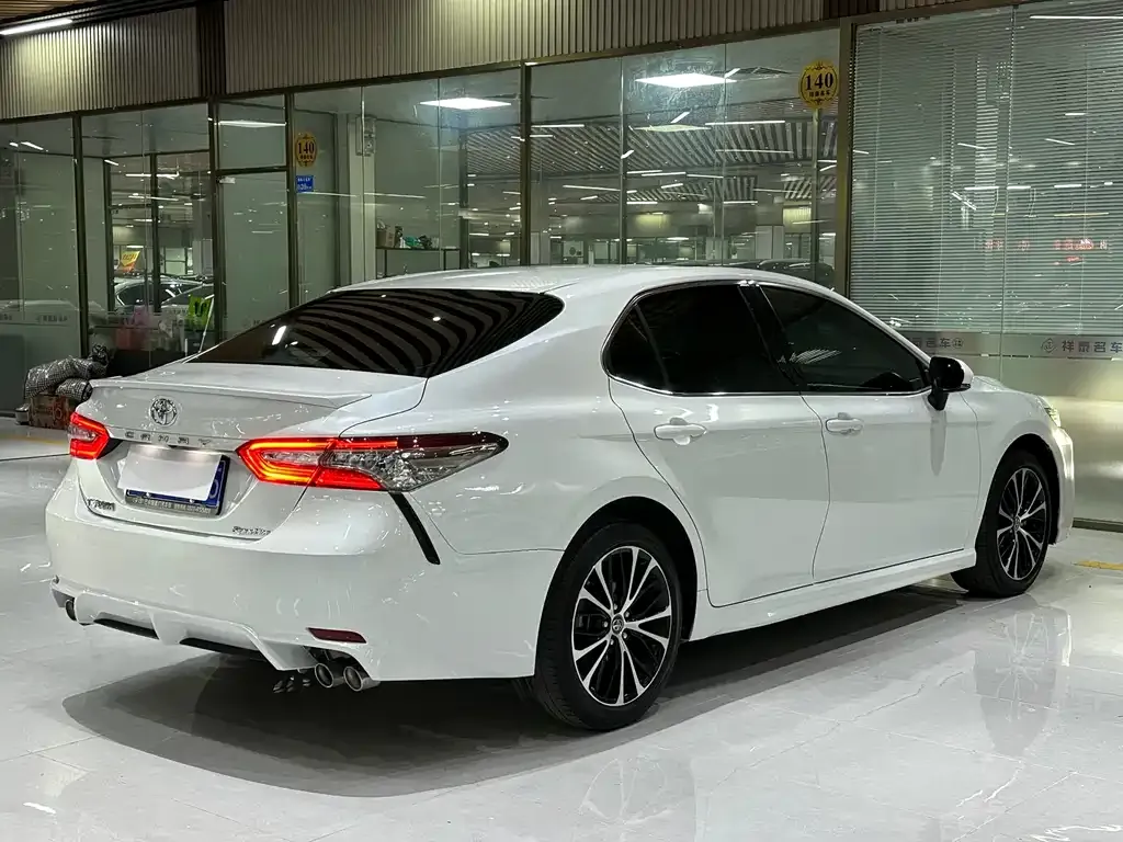 Toyota Camry 2021 из CN, фото 3