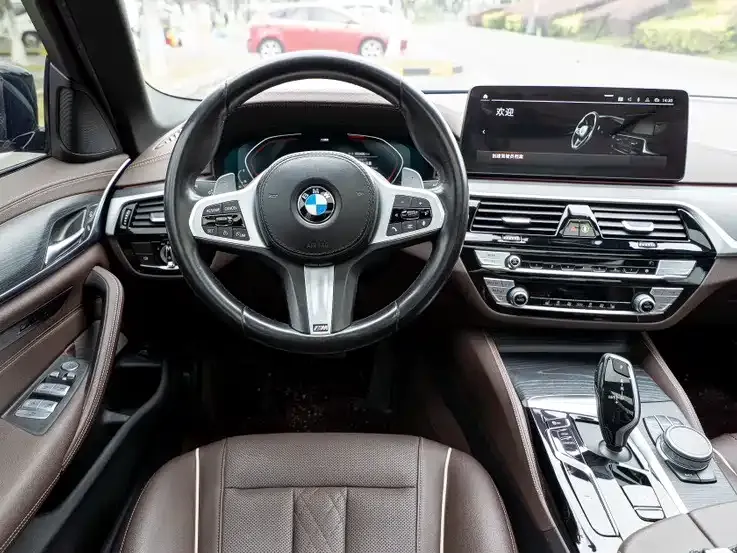 BMW 5 Series — фото 2