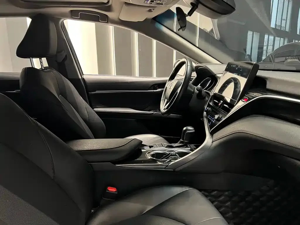 Toyota Camry 2022 из CN, фото 2