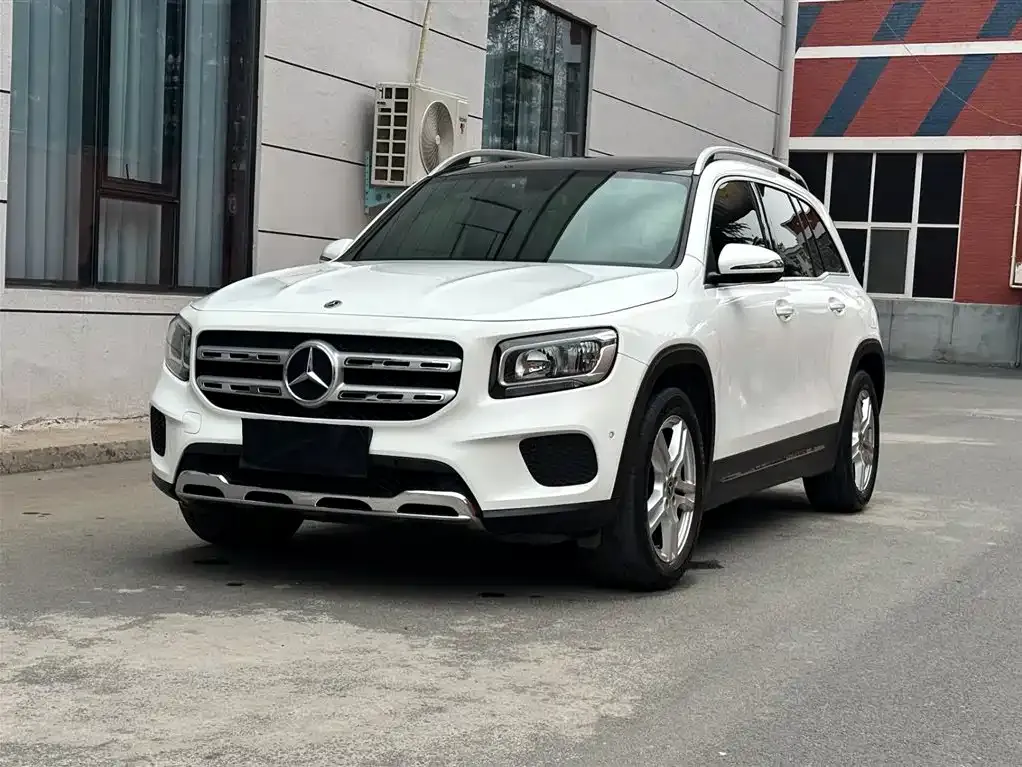 Mercedes-Benz GLB — фото 1