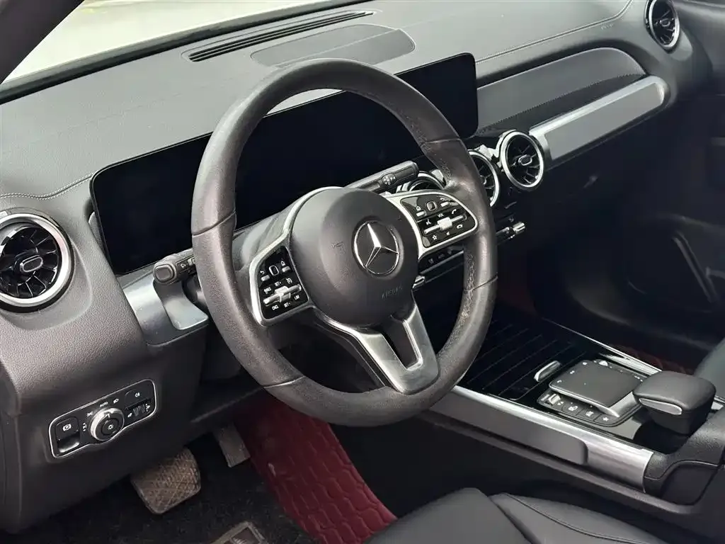 Mercedes-Benz GLB — фото 10