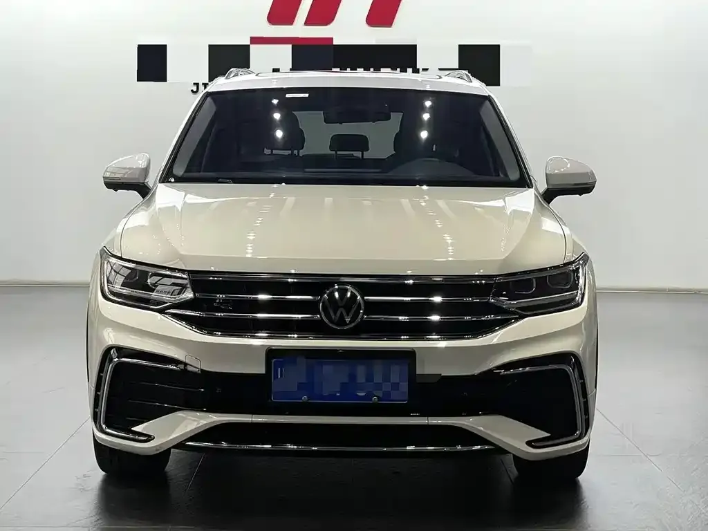 Volkswagen Tiguan L — фото 2
