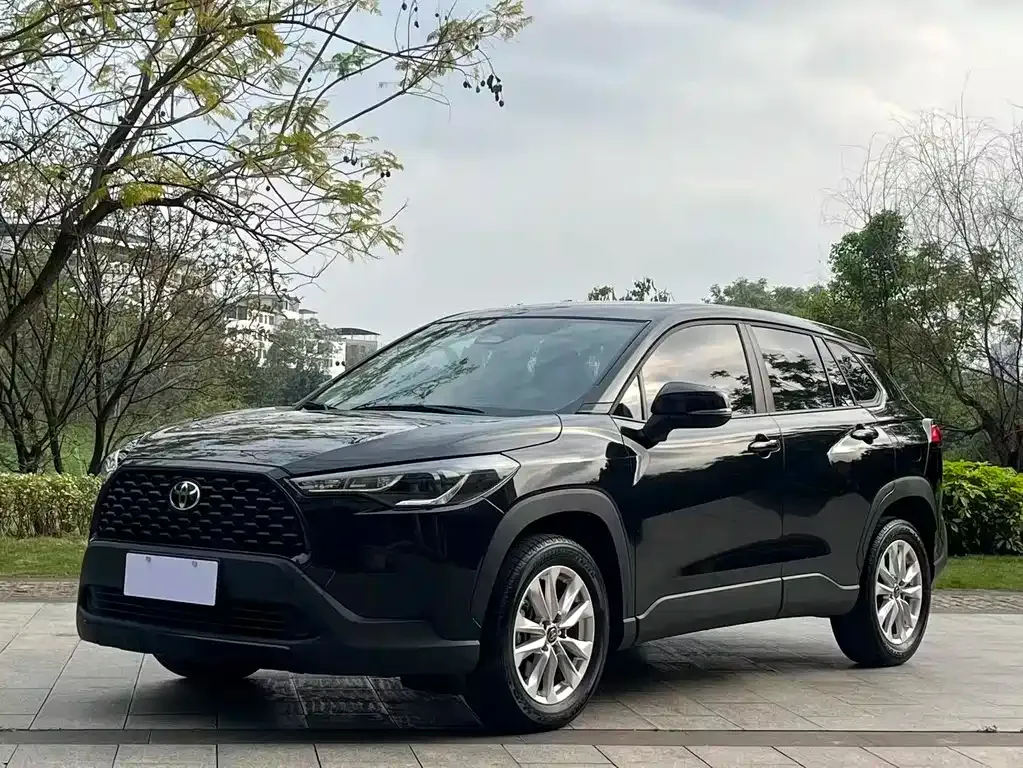 Toyota Corolla Cross — фото 1