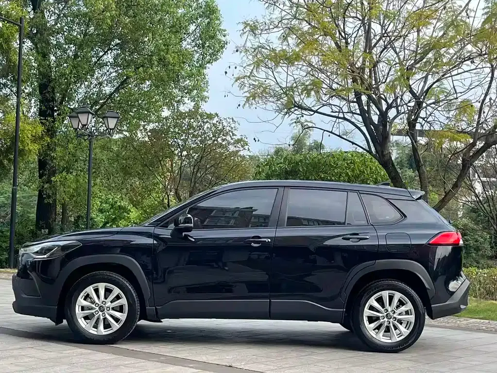 Toyota Corolla Cross — фото 10