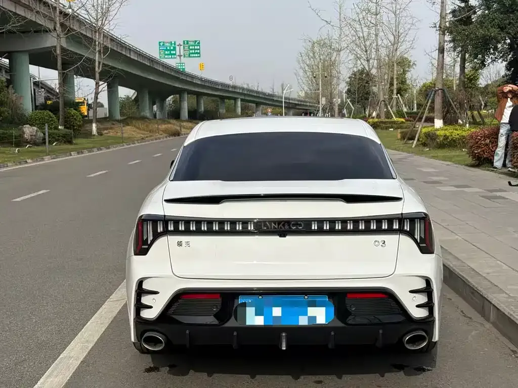 Lynk & Co 03 — фото 6
