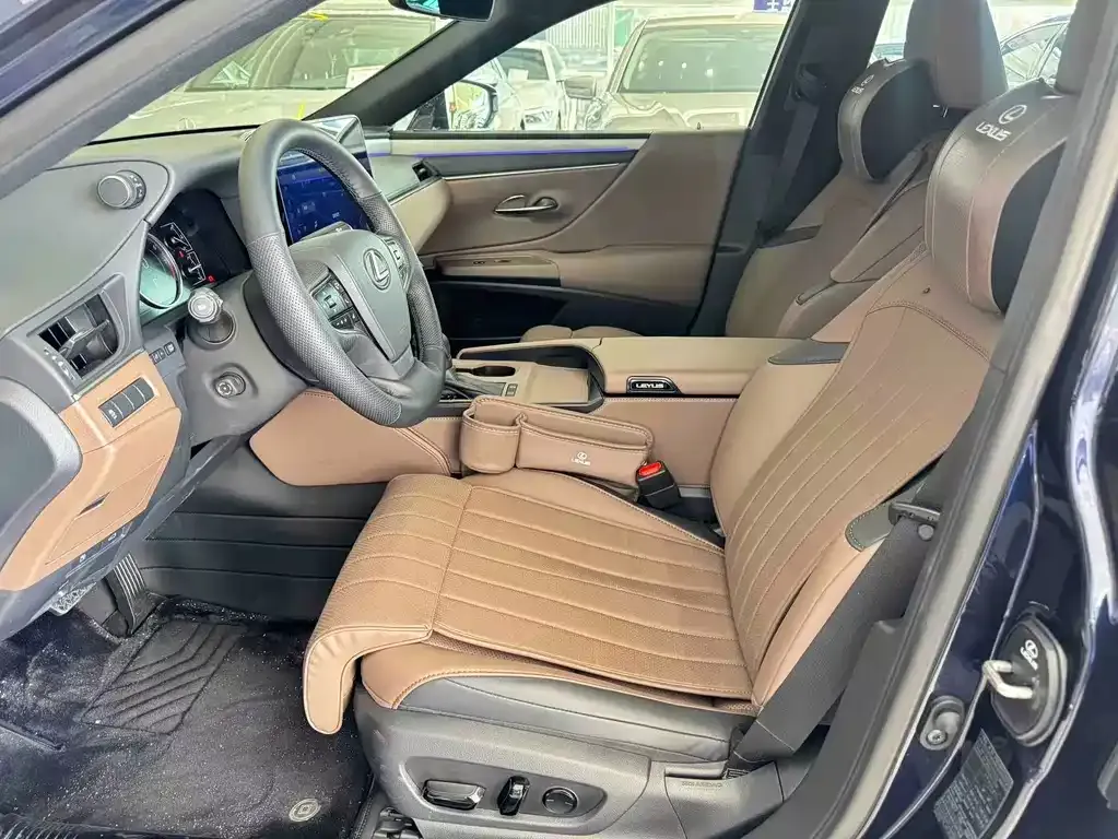 Lexus ES 2025 из CN, фото 3