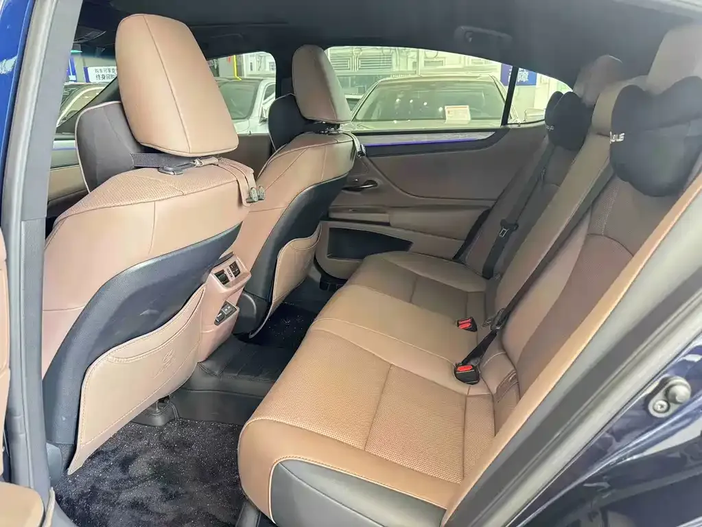 Lexus ES 2025 из CN, фото 5