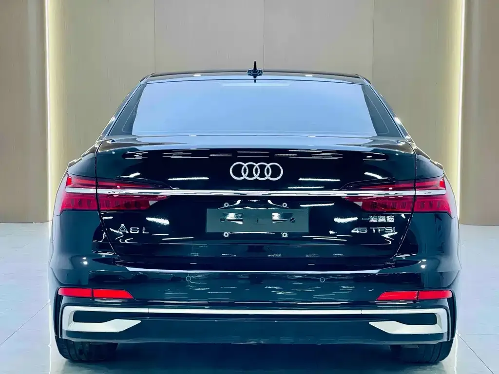 Audi A6L — фото 8