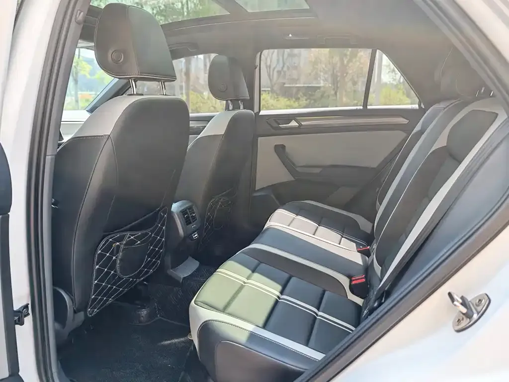 Volkswagen T-Roc 2024 из CN, фото 6