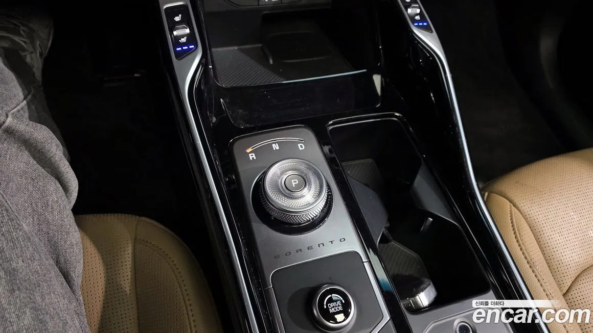 Kia Sorento — фото 8
