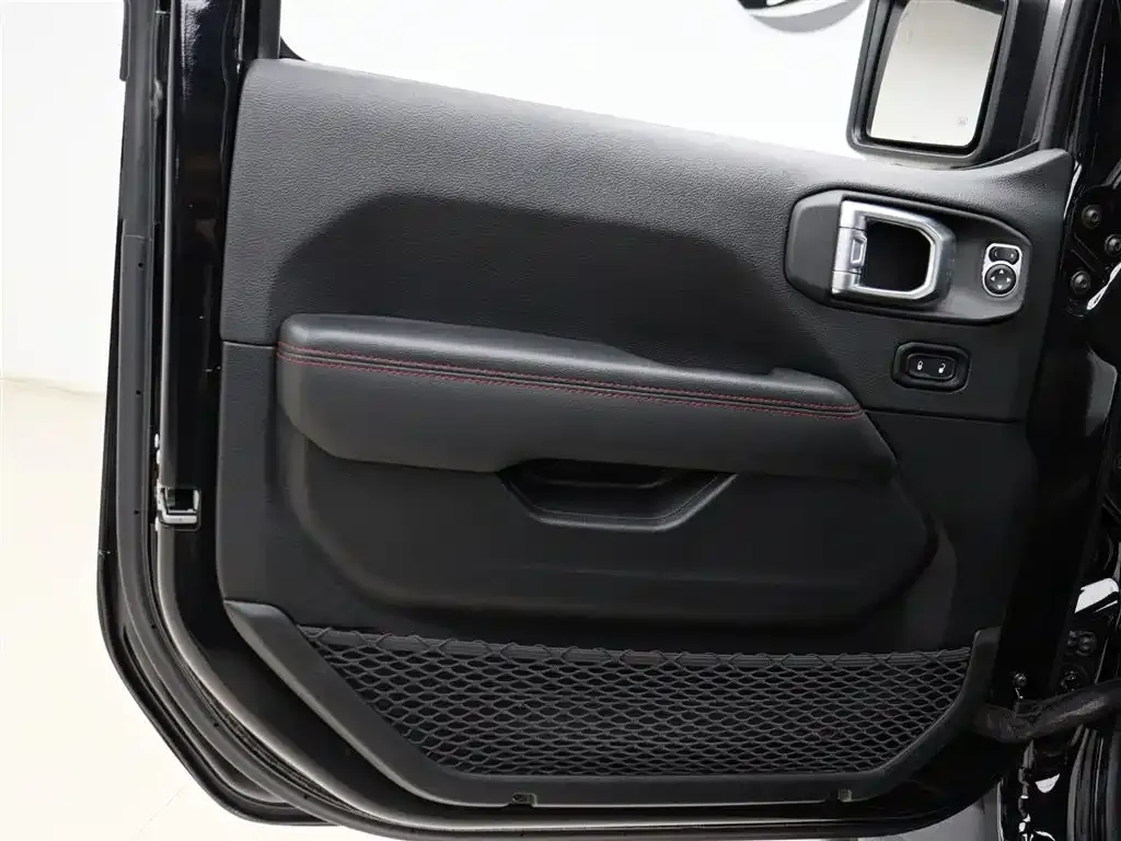 Jeep Wrangler — фото 2