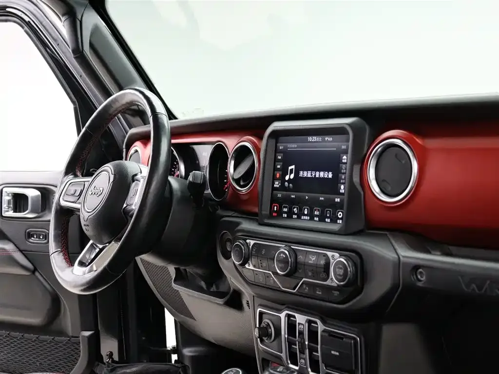 Jeep Wrangler — фото 10